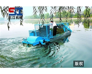 割草船